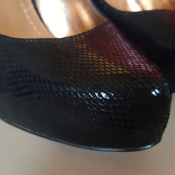 Black Snake like leather high heels - Picture 2 of 3